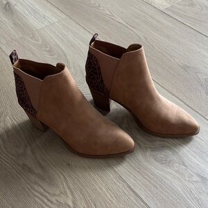 Dolce Vita Tan Ankle Booties with Leopard-Print Heel